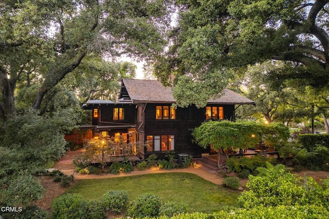 657 Prospect Blvd, Pasadena, CA 91103 - rear view of property with a lawn