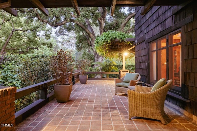 657 Prospect Blvd, Pasadena, CA 91103 - view of patio / terrace