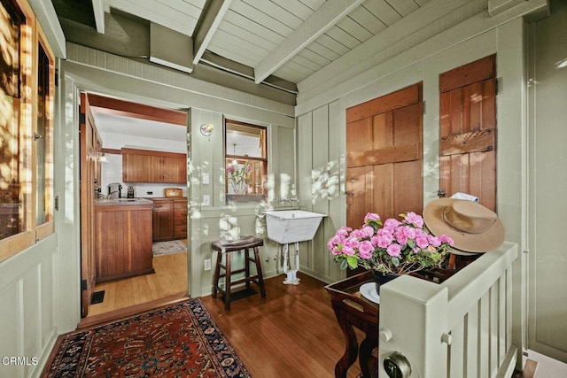 657 Prospect Blvd, Pasadena, CA 91103 - foyer entrance featuring dark wood-style flooring and beam ceiling