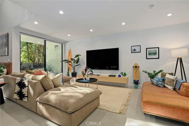 700 Main St Unit 4, Venice, CA 90291 - living room featuring recessed lighting and concrete flooring