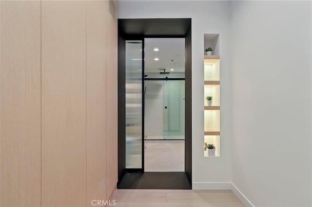 700 Main St Unit 4, Venice, CA 90291 - hall featuring baseboards