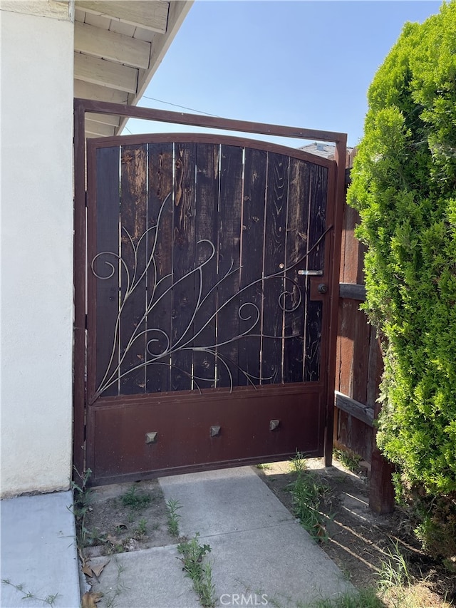 903 Lacon Ave, La Puente, CA 91744 - view of gate