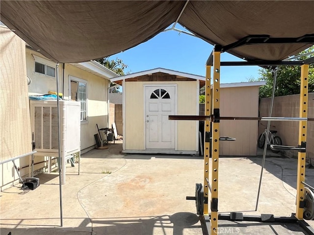 903 Lacon Ave, La Puente, CA 91744 - view of patio / terrace featuring a storage shed