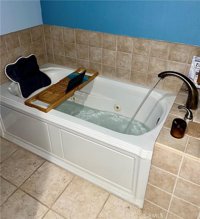 26731 Sinforosa Dr, Mission Viejo, CA 92691 - full bath featuring a tub with jets and tile patterned floors