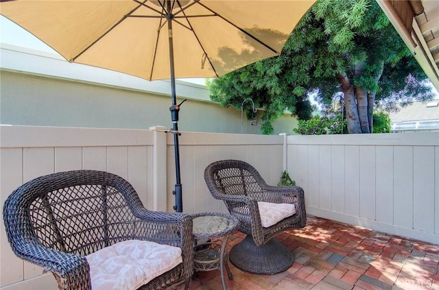 8646 Butte Cir Unit 604B, Huntington Beach, CA 92646 - view of patio / terrace