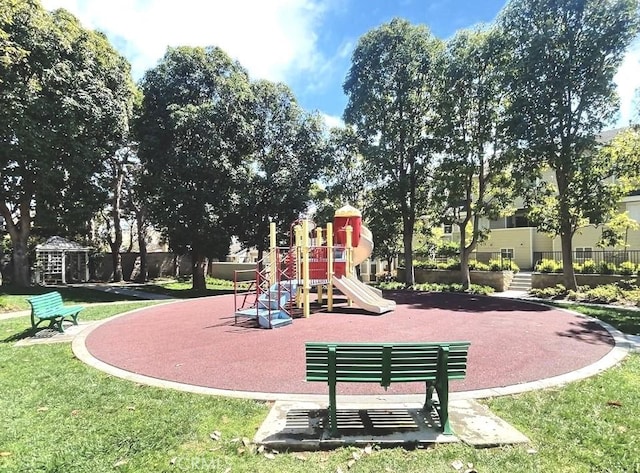 2800 Plaza Del Amo 190, Torrance, CA 90503 - communal playground featuring a lawn