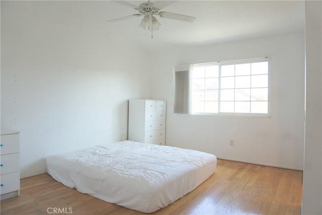 2800 Plaza Del Amo 190, Torrance, CA 90503 - bedroom featuring light wood-type flooring, vaulted ceiling, and ceiling fan