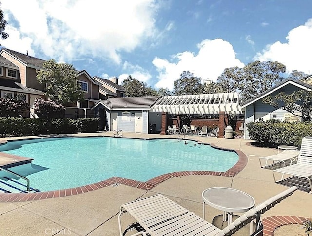 2800 Plaza Del Amo 190, Torrance, CA 90503 - community pool featuring a patio area