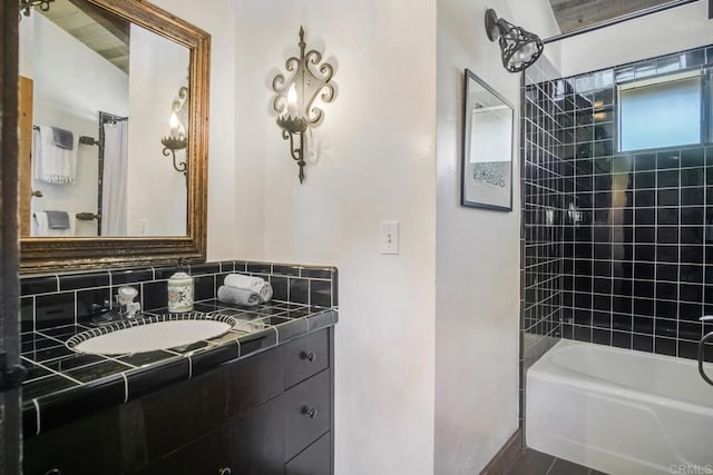 15390 Las Planideras, Rancho Santa Fe, CA 92067 - full bath featuring shower / bath combo with shower curtain, vanity, and baseboards