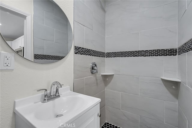 970 E 6th St, Pomona, CA 91766 - bathroom with a sink and tiled shower