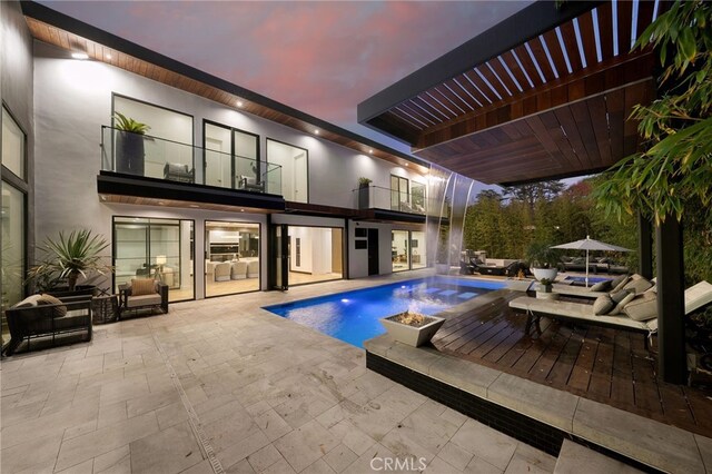 38221/2 Laurel Canyon Blvd, Studio City, CA 91604 - outdoor pool with a patio area