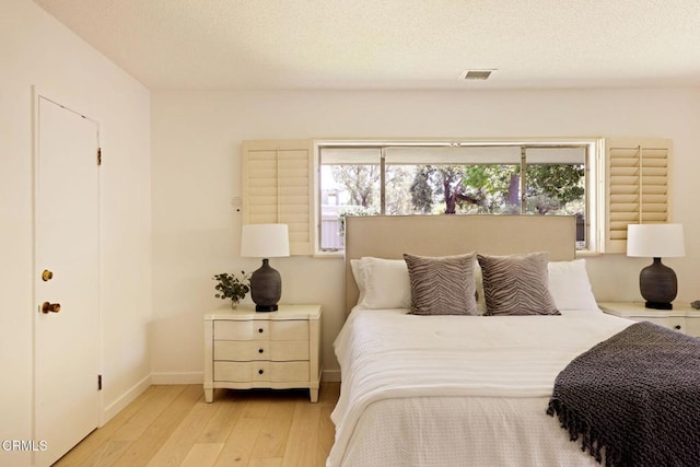 756 Linda Vista Ave, Pasadena, CA 91103 - bedroom with wood finished floors and baseboards