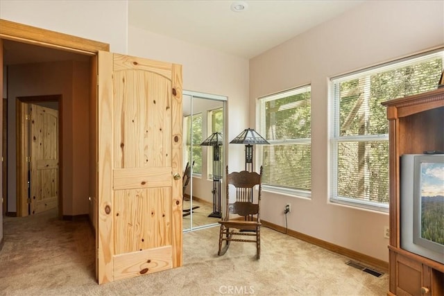 1053 Lausanne Dr, Crestline, CA 92325 - sitting room with light carpet and baseboards