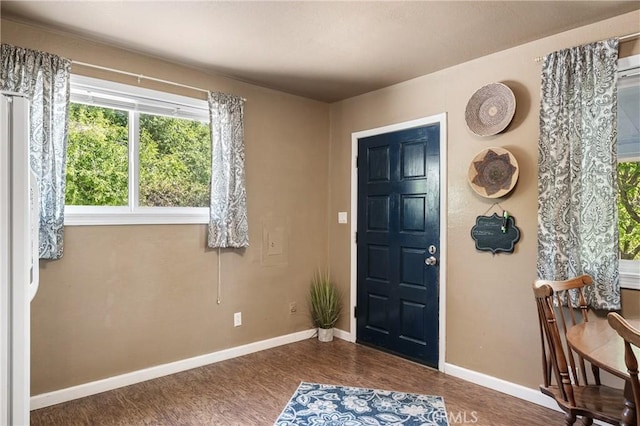 3595 Vista St, Clearlake, CA 95422 - foyer entrance featuring wood finished floors and baseboards