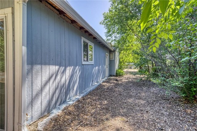 3595 Vista St, Clearlake, CA 95422 - view of side of home