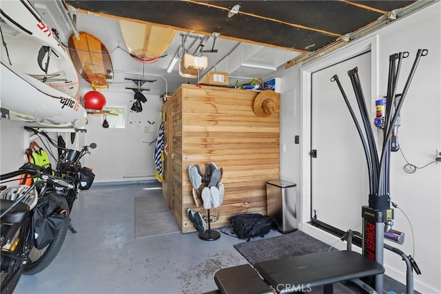 3080 Studio Dr, Cayucos, CA 93430 - exercise room with a garage