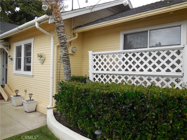 31462 La Matanza St, San Juan Capistrano, CA 92675 - property entrance featuring a shingled roof