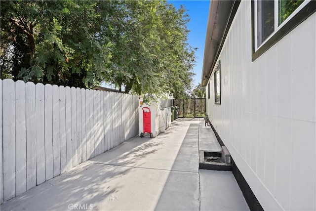 5616 Buffalo Ave, Valley Glen, CA 91401 - view of patio / terrace