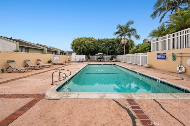1006 Palm Ln, Redondo Beach, CA 90278 - community pool featuring a patio area