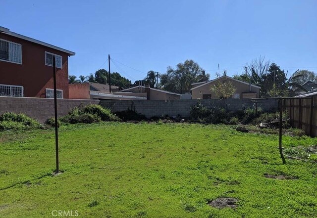 332 W Laurel, Compton, CA 90220 - view of fenced backyard