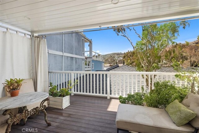 385 Mermaid, Laguna Beach, CA 92651 - view of wooden terrace