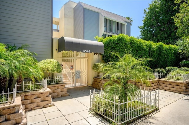 4542 Willis Ave Unit 107, Sherman Oaks, CA 91403 - view of gate