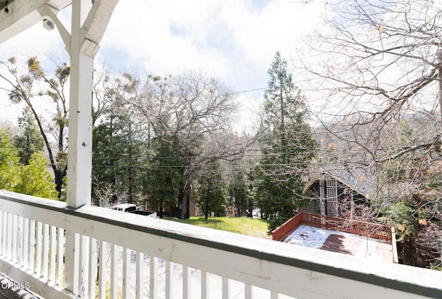 385 Spruce Dr, Lake Arrowhead, CA 92352 - view of balcony