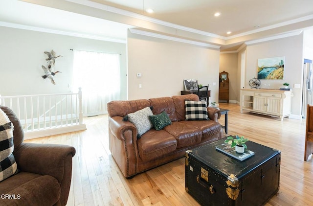 385 Spruce Dr, Lake Arrowhead, CA 92352 - living area featuring light wood-style floors, ornamental molding, recessed lighting, and a tray ceiling