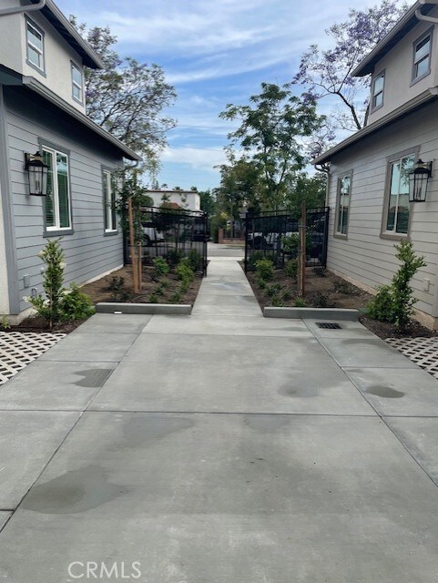 619 E Walnut, Monrovia, CA 91016