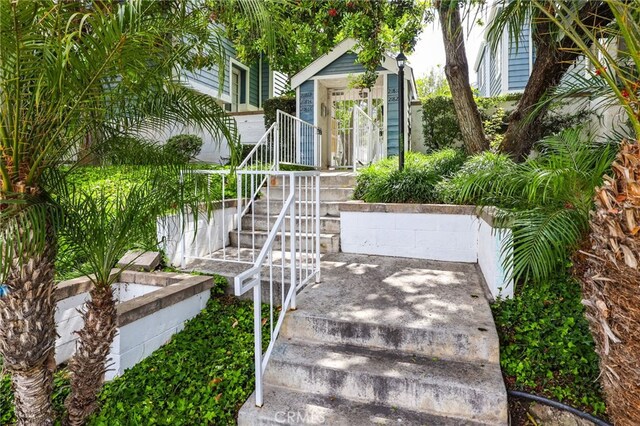 21814 Belshire Ave Unit 2, Hawaiian Gardens, CA 90716 - view of property entrance