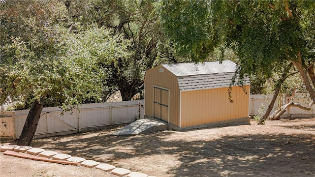 3263 Green Canyon Rd, Fallbrook, CA 92028 - fenced backyard with a storage shed and an outdoor structure