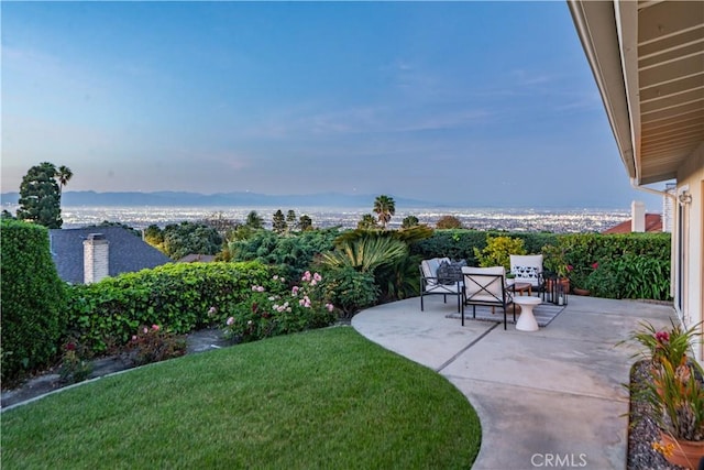 27005 Diamondhead Ln, Rancho Palos Verdes, CA 90275 - view of green lawn with a patio area