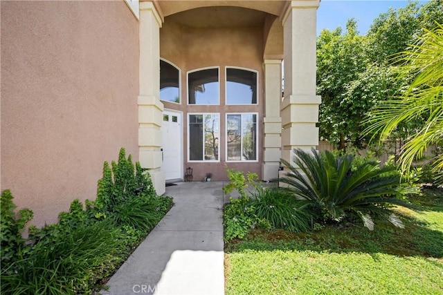 2 Corte Lateuza, Lake Elsinore, CA 92532 - entrance to property featuring stucco siding