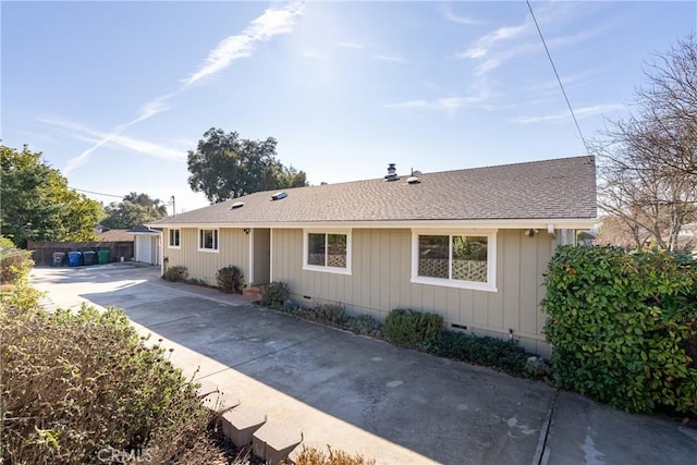 3500 Colima Rd, Atascadero, CA 93422 - view of front of home featuring crawl space and a shingled roof