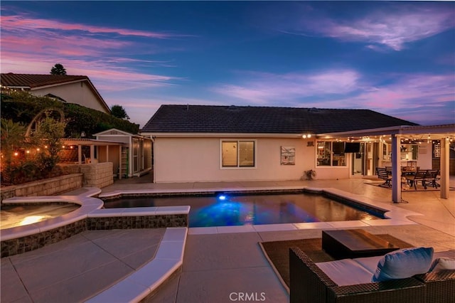 2546 N Orange Hill Ln, Orange, CA 92867 - outdoor pool with an in-ground hot tub and a patio area