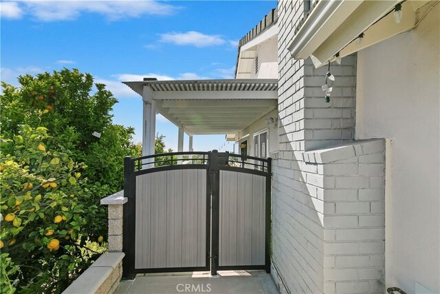 2546 N Orange Hill Ln, Orange, CA 92867 - view of gate