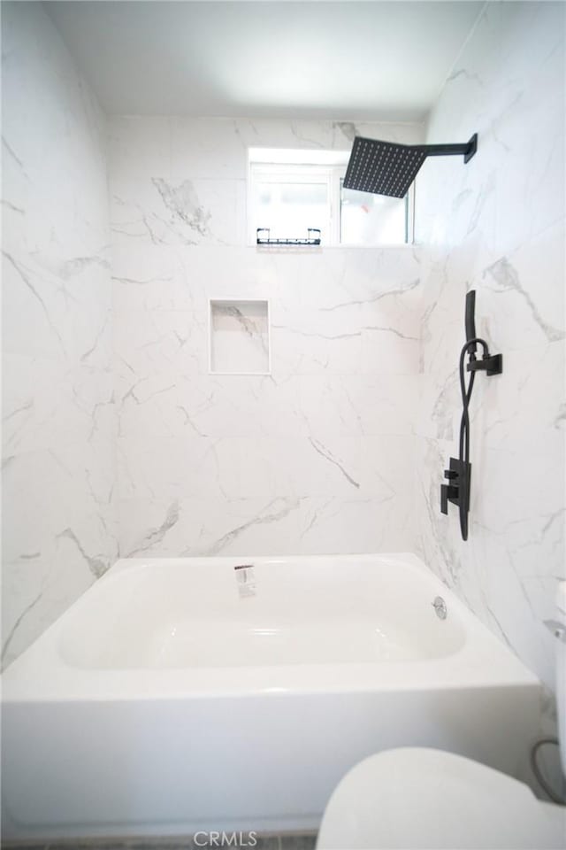 1336 W 118th St, Los Angeles, CA 90044 - bathroom with toilet and tub / shower combination