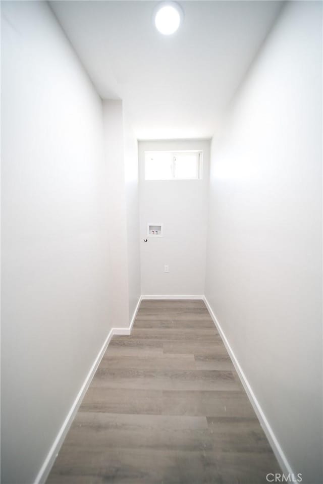 1336 W 118th St, Los Angeles, CA 90044 - hall featuring wood finished floors and baseboards