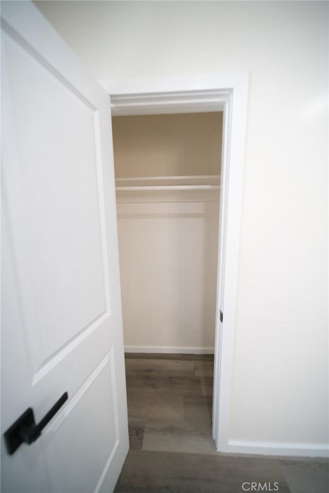 1336 W 118th St, Los Angeles, CA 90044 - view of closet