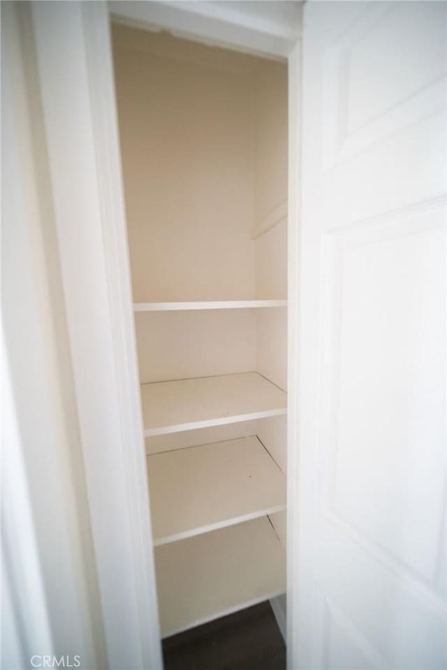 1336 W 118th St, Los Angeles, CA 90044 - view of closet