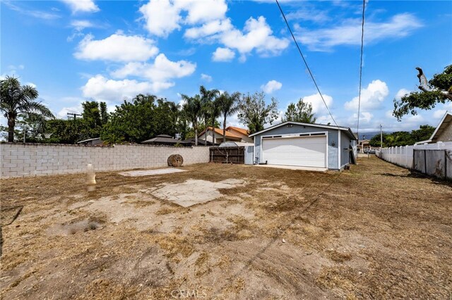 368 W St, Upland, CA 91786 - fenced backyard with a garage