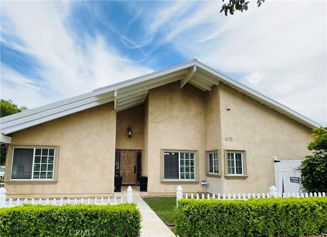 10061 Cozycroft Ave, Chatsworth, CA 91311 - mid-century modern home featuring stucco siding