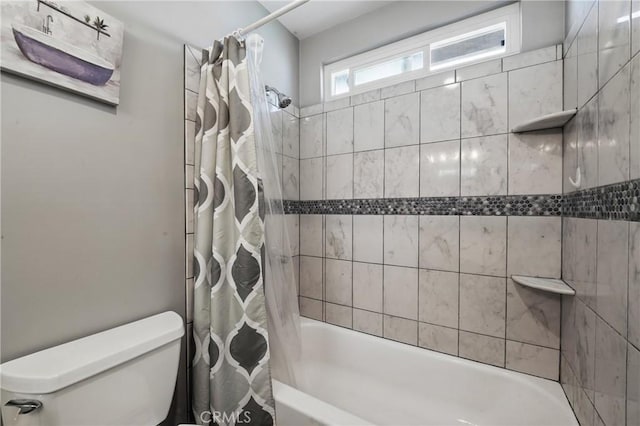 13722 Cerise Ave, Hawthorne, CA 90250 - full bath featuring shower / tub combo with curtain and toilet