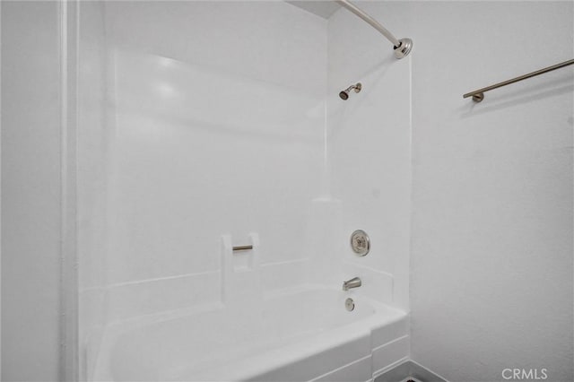 600 W 3rd St Unit A115, Santa Ana, CA 92701 - bathroom with bathing tub / shower combination