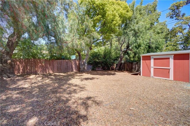 810 Meinecke Ave, San Luis Obispo, CA 93405 - fenced yard with a shed
