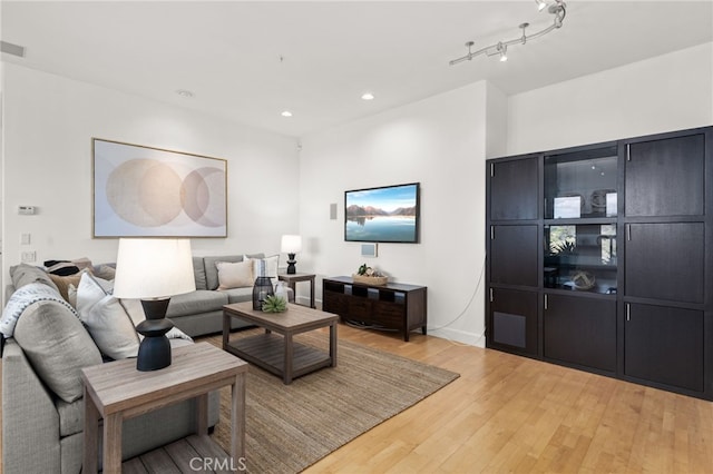 4462 Fallsbrae Rd, Fallbrook, CA 92028 - living area featuring light wood-type flooring and recessed lighting