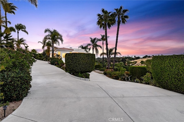 4462 Fallsbrae Rd, Fallbrook, CA 92028 - surrounding community featuring driveway