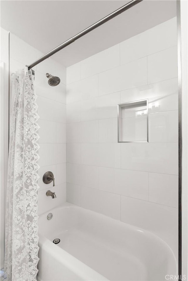 810 Camino Real Unit 104, Redondo Beach, CA 90277 - full bathroom with shower / tub combo
