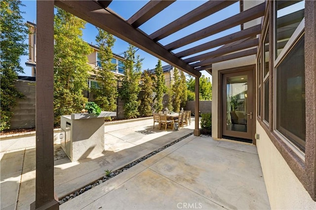 10 Veraz Rd, Rancho Mission Viejo, CA 92694 - view of patio with outdoor dining area, a fenced backyard, and a pergola