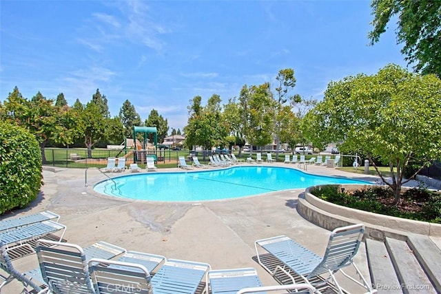 9 Northgrove Unit 11, Irvine, CA 92604 - community pool with fence and a patio